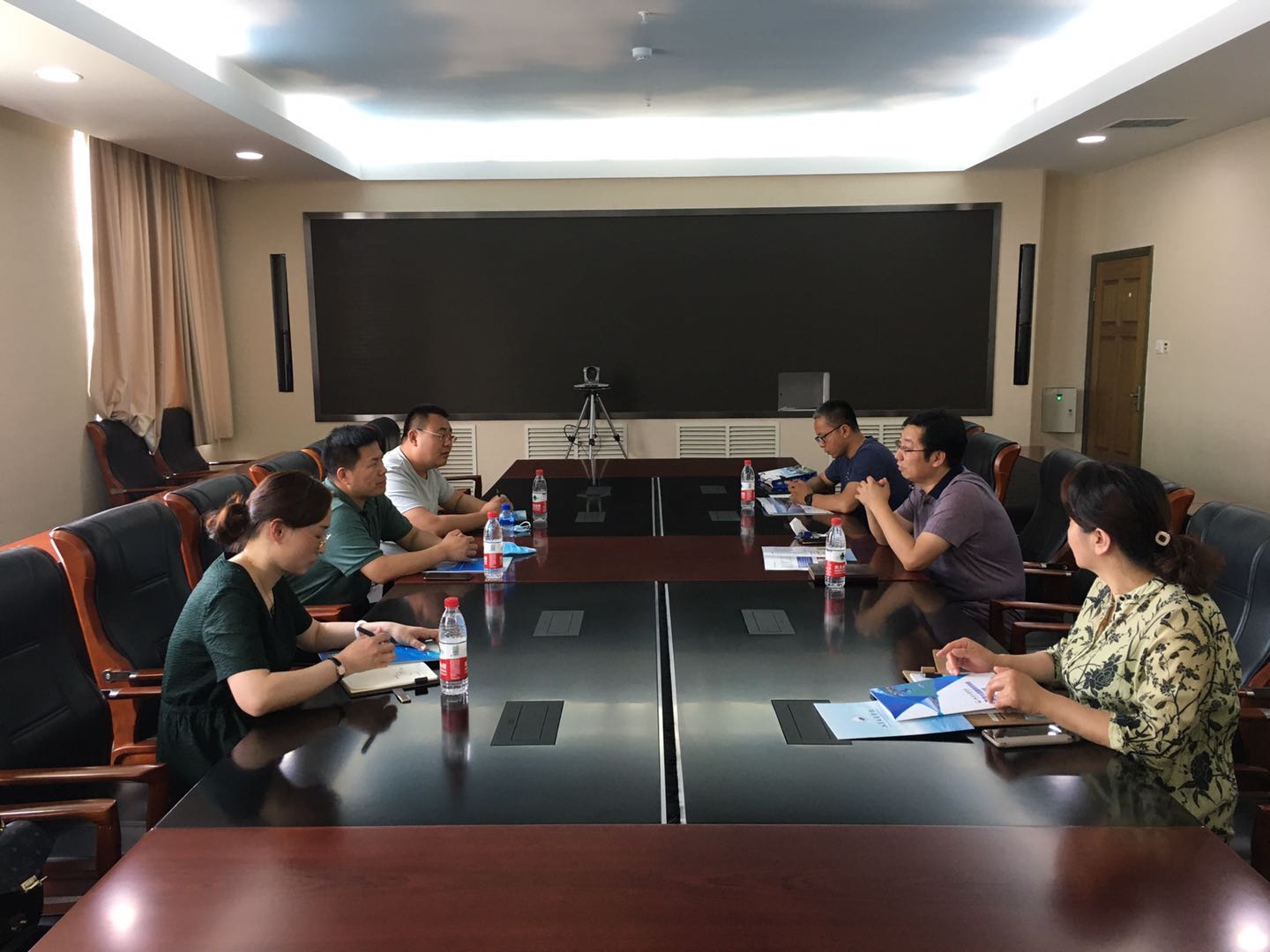 海洋资源与环境研究院座谈交流